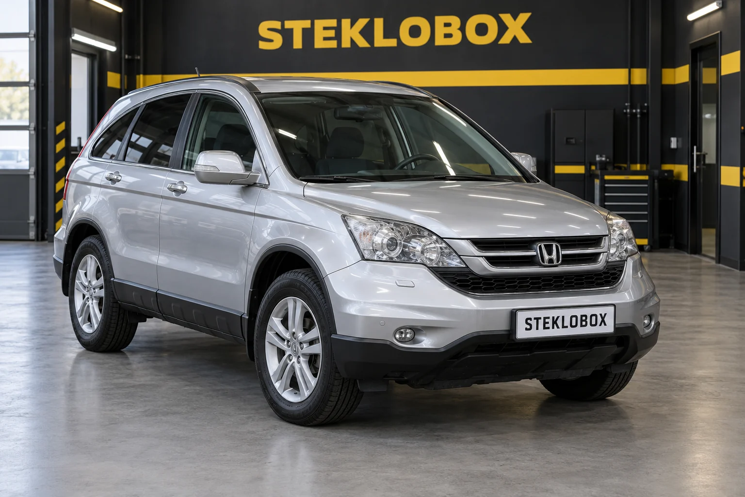 Honda CR-V III в установочном центре STEKLOBOX