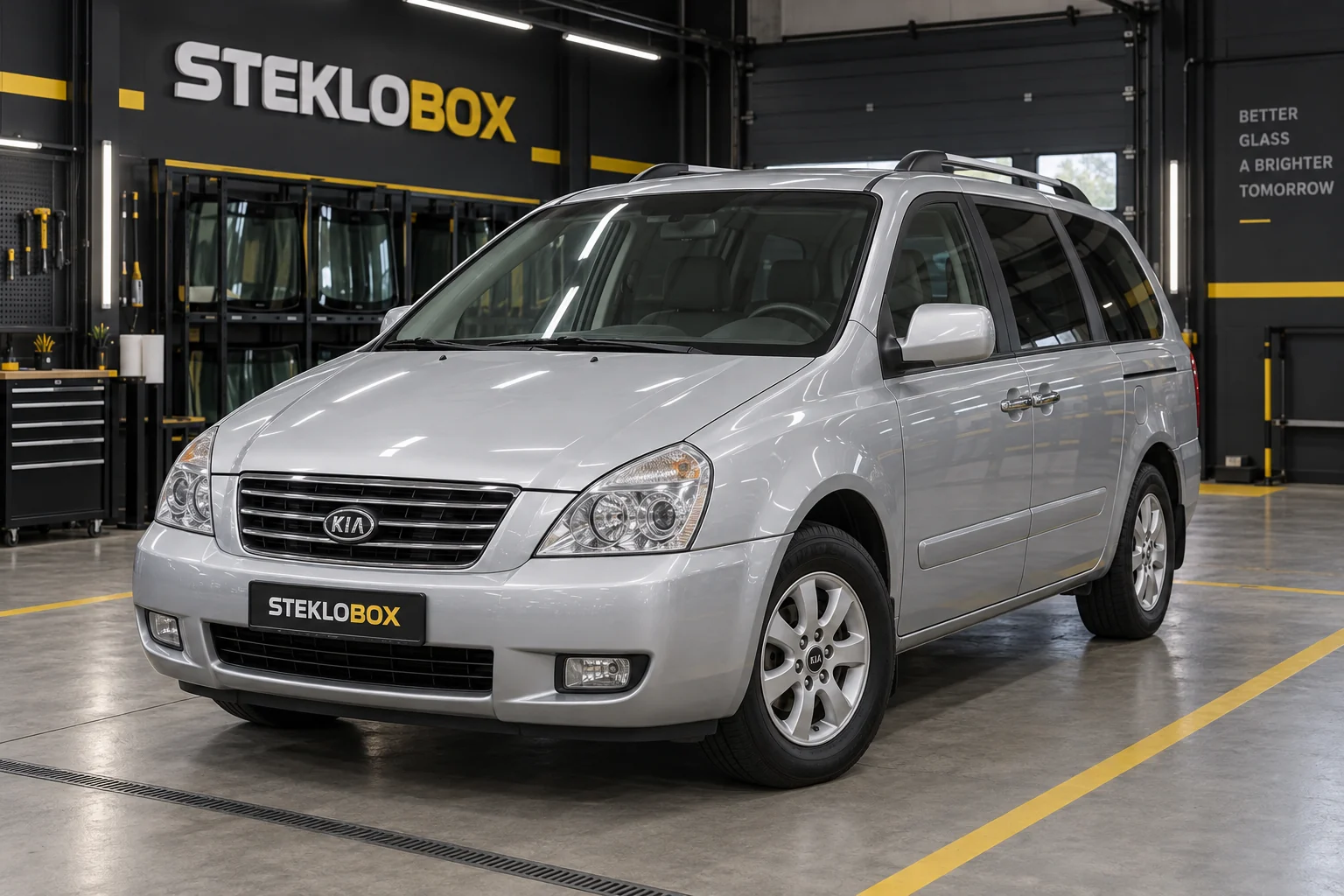 Kia Carnival II в установочном центре STEKLOBOX