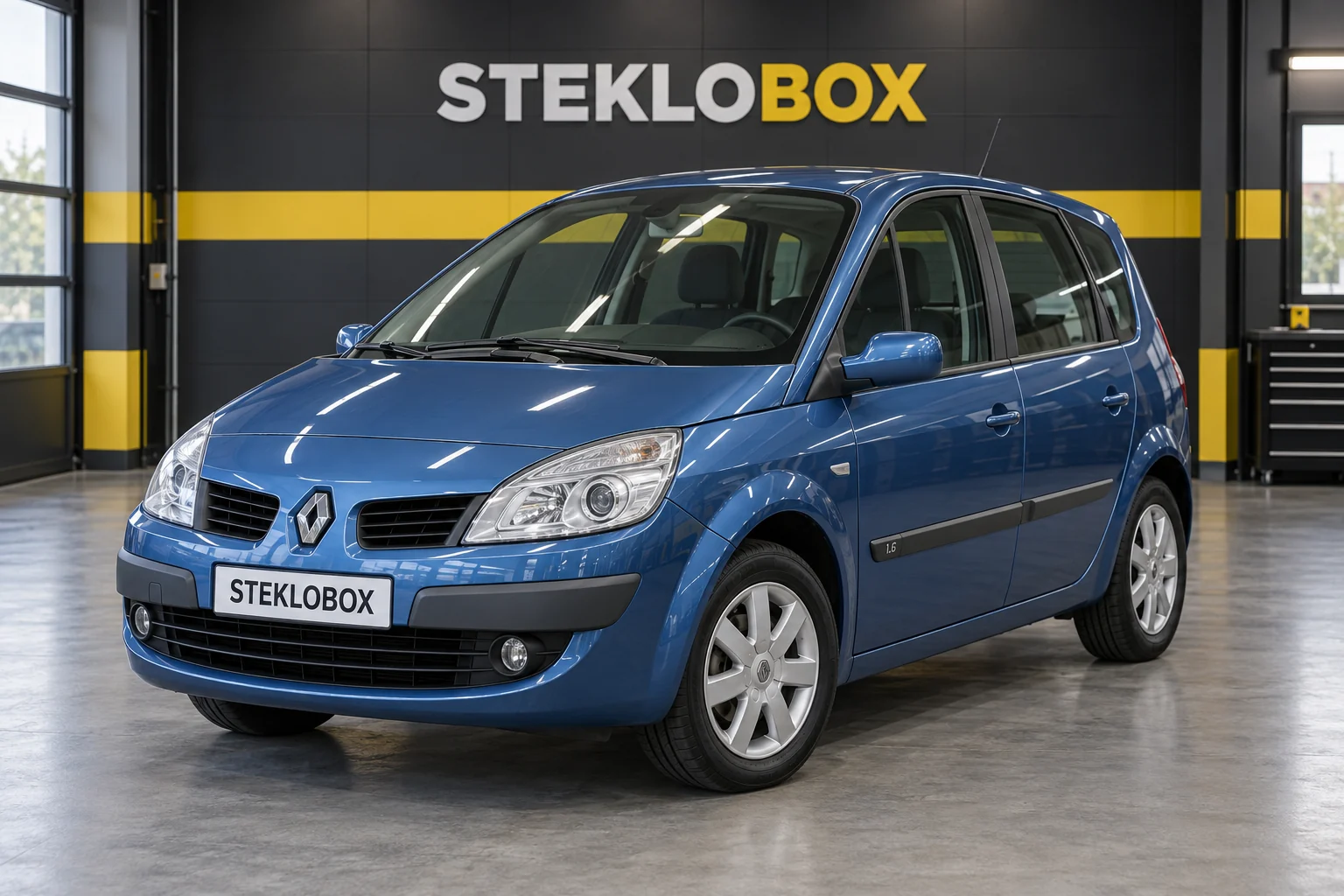 Renault Scenic II в установочном центре STEKLOBOX